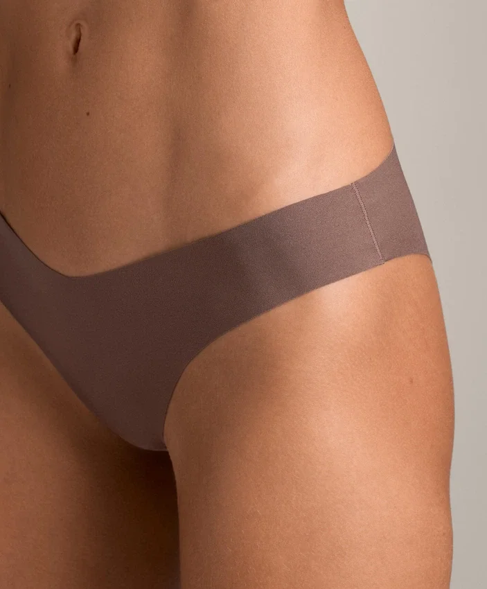 5 braguitas clásicas invisibles de mezcla de poliamida con corte en V 5 braguitas clásicas invisibles de mezcla de poliamida con corte en V