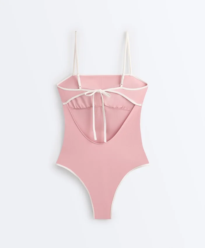 Bañador bandeau con ribete en contraste Bañador bandeau con ribete en contraste