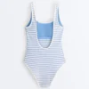 Bañador de cuello redondo con rayas texturizadas Bañador de cuello redondo con rayas texturizadas