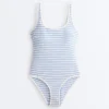 Bañador de cuello redondo con rayas texturizadas Bañador de cuello redondo con rayas texturizadas