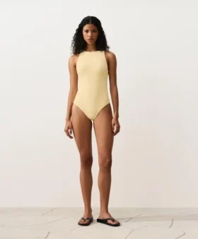 Bañador halter de ganchillo con textura de burbujas