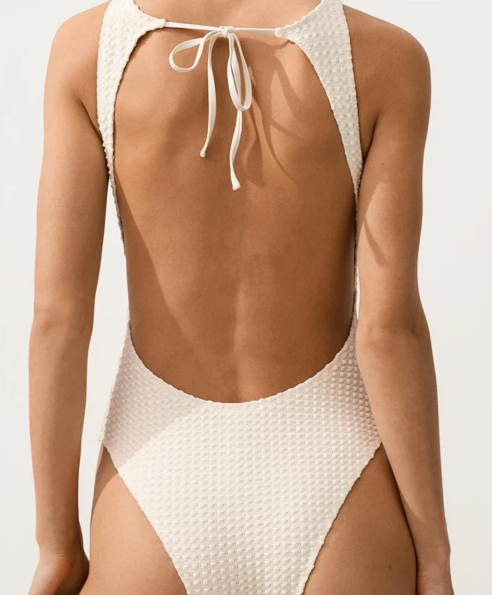 Bañador halter de ganchillo con textura de burbujas Bañador halter de ganchillo con textura de burbujas