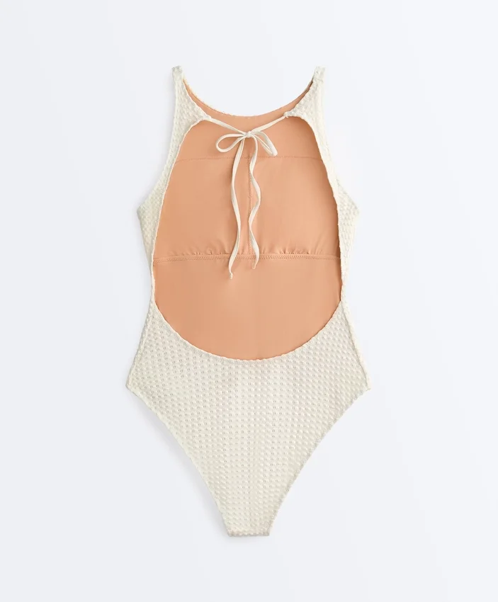 Bañador halter de ganchillo con textura de burbujas Bañador halter de ganchillo con textura de burbujas