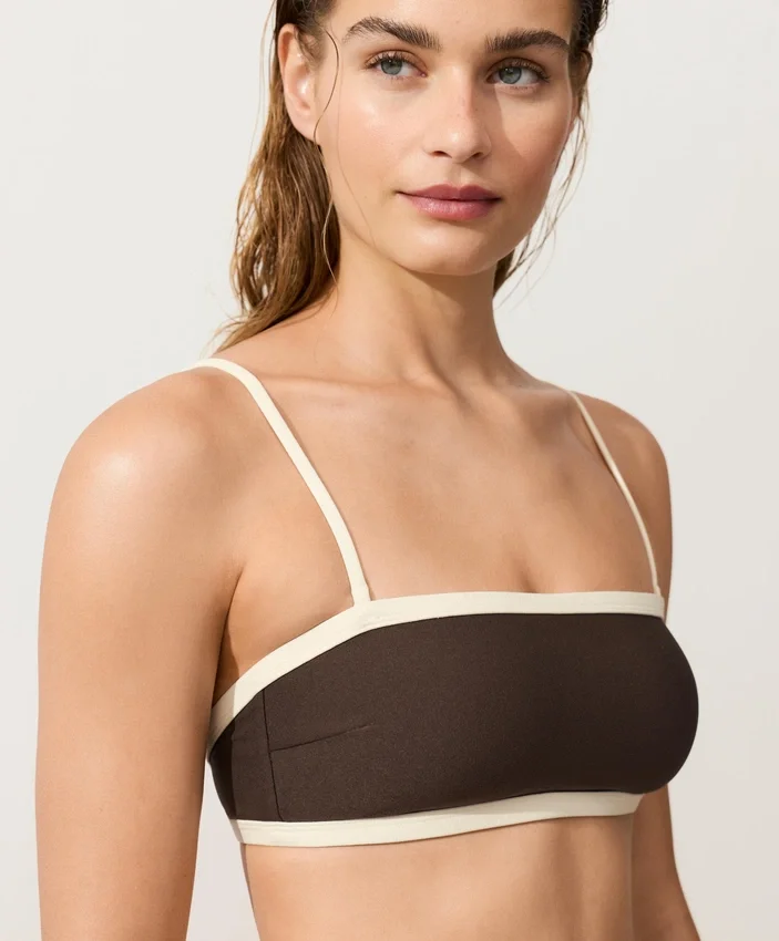 Bikini bandeau con ribete en contraste Bikini bandeau con ribete en contraste