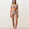 Bikini triangular con rayas texturizadas Bikini triangular con rayas texturizadas