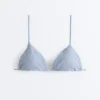 Bikini triangular con rayas texturizadas Bikini triangular con rayas texturizadas
