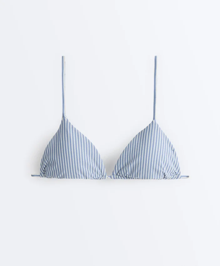 Bikini triangular con rayas texturizadas Bikini triangular con rayas texturizadas