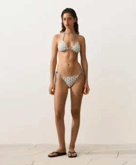 Braguitas de bikini de cobertura media con lazo de croché y estampado de ondas