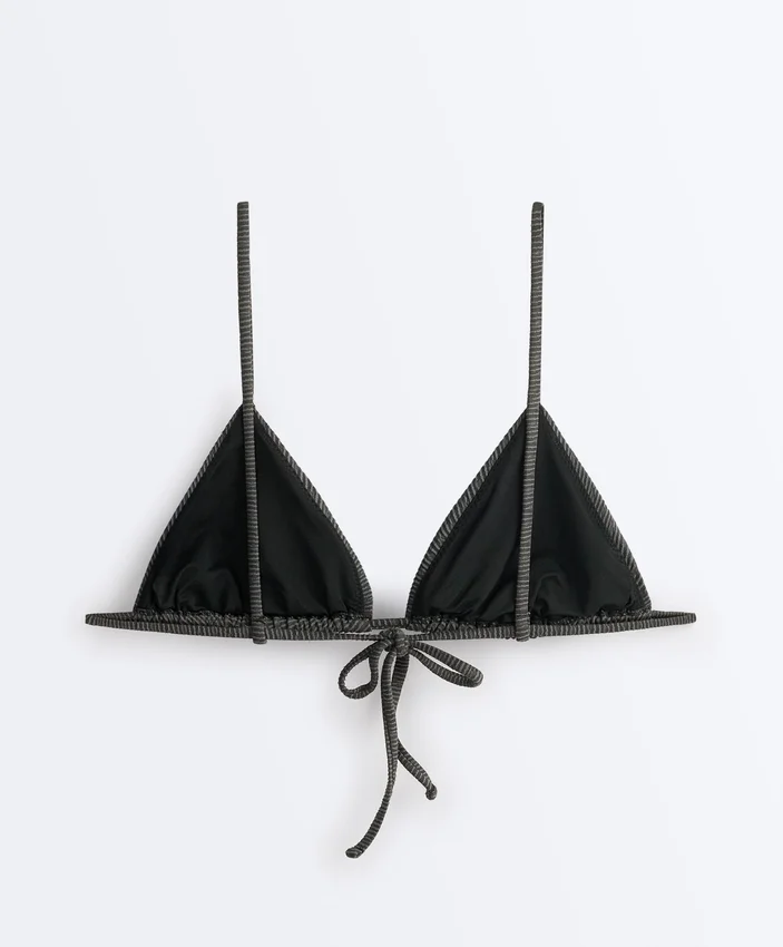 Bikinis triangulares de jacquard con efecto lavado Bikinis triangulares de jacquard con efecto lavado