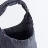 Bolso a rayas con nudo