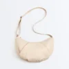 Bolso cruzado acolchado con textura