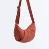 Bolso cruzado acolchado con textura