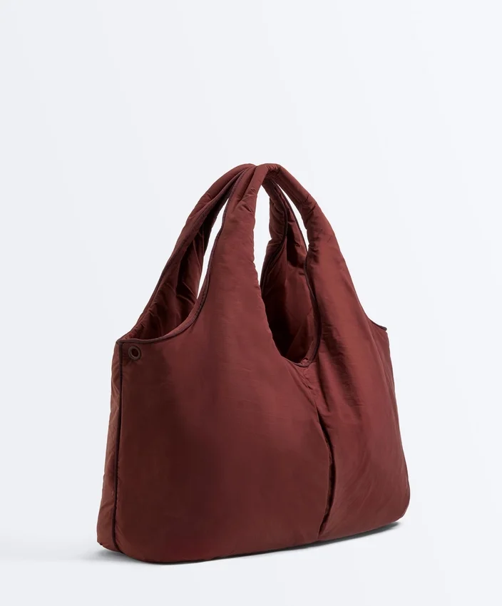 Bolso tipo shopper con ribete en contraste Bolso tipo shopper con ribete en contraste