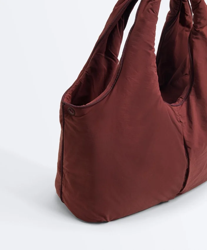 Bolso tipo shopper con ribete en contraste Bolso tipo shopper con ribete en contraste