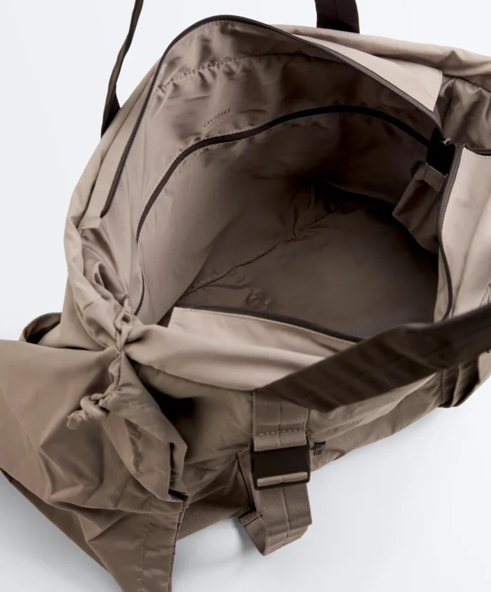 Bolso tote con correas ajustables Bolso tote con correas ajustables