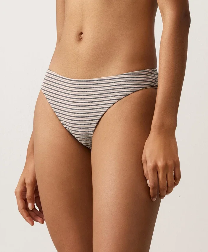 Braguitas clásicas de bikinis a rayas Braguitas clásicas de bikinis a rayas