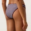 Braguitas de bikini clásicas con rayas texturizadas Braguitas de bikini clásicas con rayas texturizadas