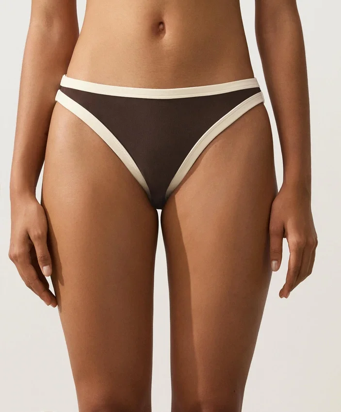 Braguitas de bikini clásicas con ribete en contraste Braguitas de bikini clásicas con ribete en contraste
