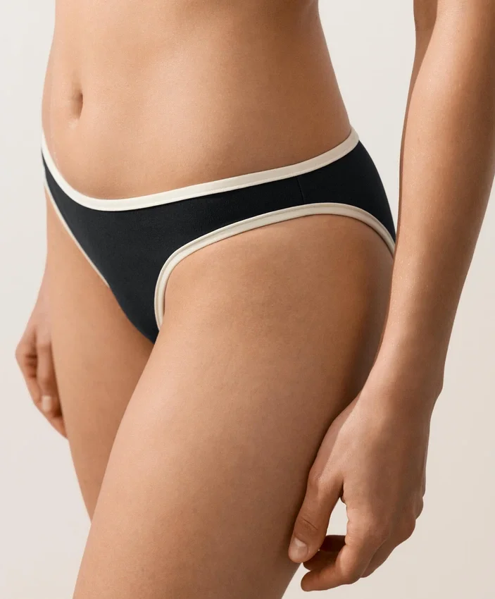 Braguitas de bikini clásicas con ribete en contraste Braguitas de bikini clásicas con ribete en contraste
