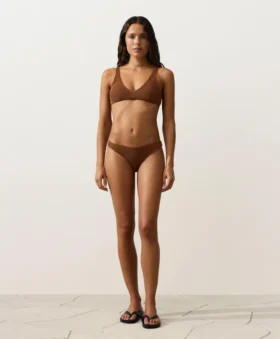 Braguitas de bikini de cobertura media con corte en U y tejido arrugado