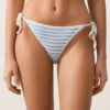 Braguitas de bikini de cobertura media con rayas texturizadas y lazos Braguitas de bikini de cobertura media con rayas texturizadas y lazos