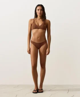 Braguitas de bikinis brasileñas con corte en U y tejido arrugado