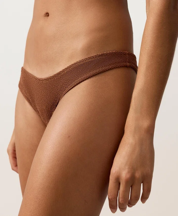 Braguitas de bikinis brasileñas con corte en U y tejido arrugado Braguitas de bikinis brasileñas con corte en U y tejido arrugado