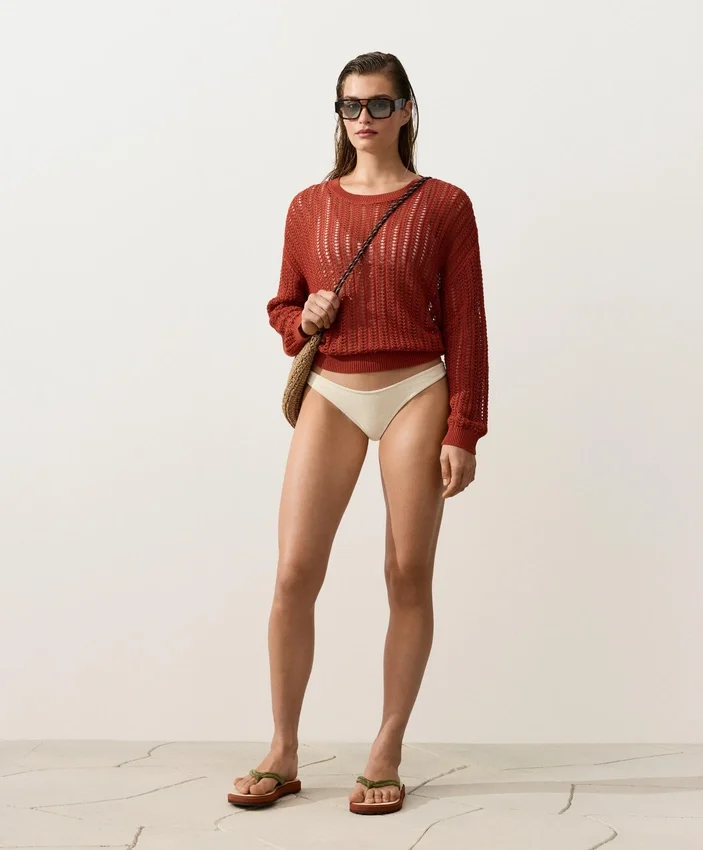 Braguitas de bikinis brasileñas con corte en U y tejido arrugado Braguitas de bikinis brasileñas con corte en U y tejido arrugado