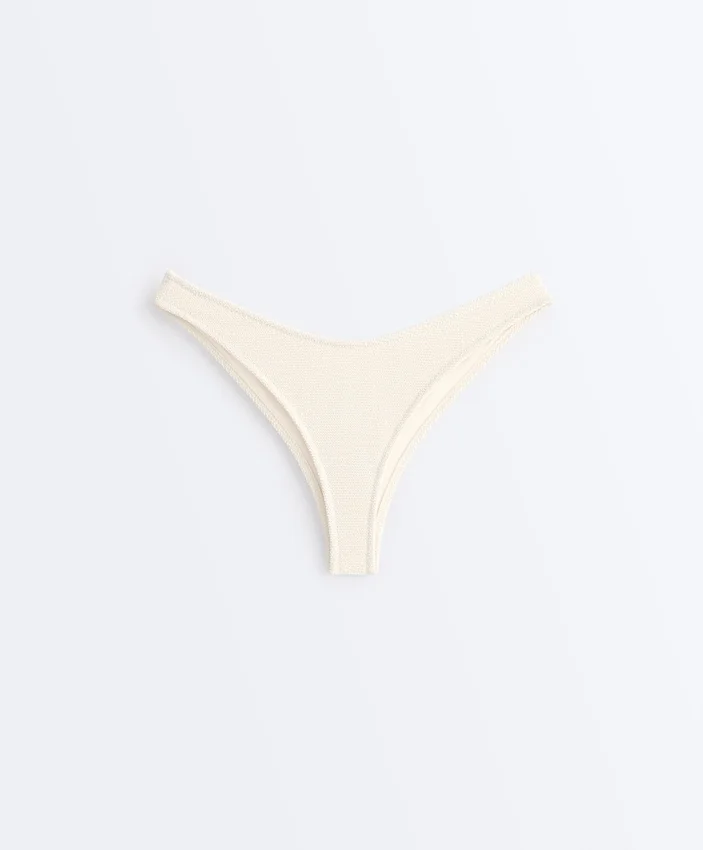 Braguitas de bikinis brasileñas con corte en U y tejido arrugado Braguitas de bikinis brasileñas con corte en U y tejido arrugado