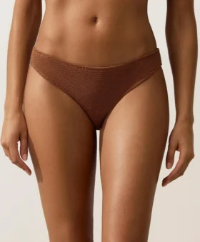 Braguitas de bikinis clásicas arrugadas