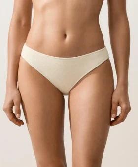 Braguitas de bikinis clásicas arrugadas