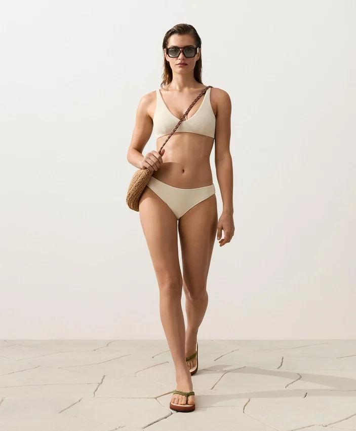 Braguitas de bikinis clásicas arrugadas Braguitas de bikinis clásicas arrugadas