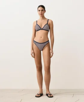 Partes de arriba de bikini triangular con rayas texturizadas