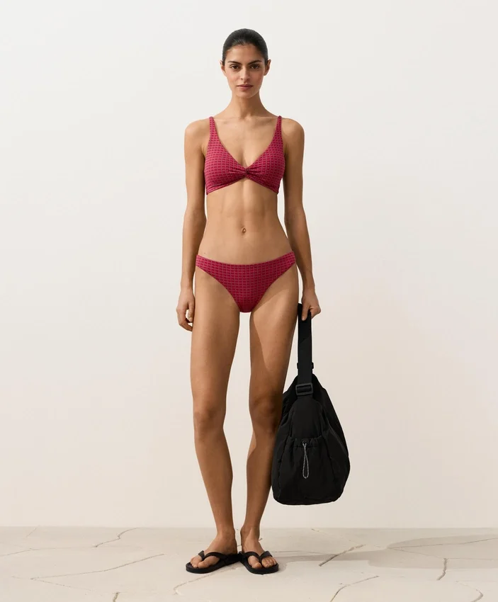 Top de bikini halter de jacquard geométrico Top de bikini halter de jacquard geométrico
