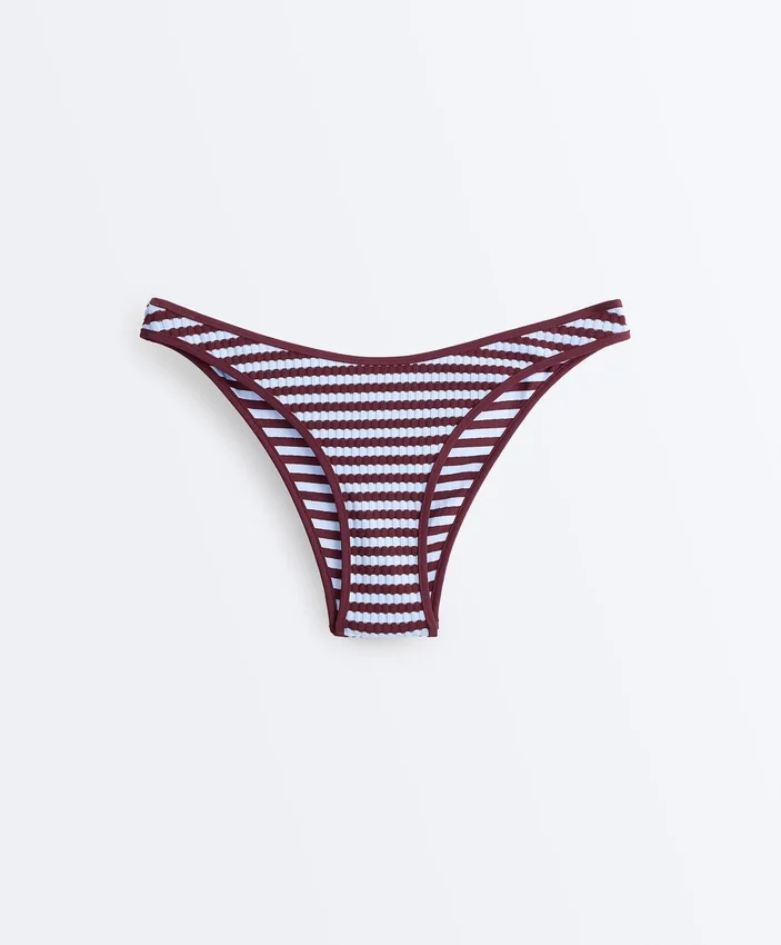 Braguitas de bikinis de cobertura media con corte en U y rayas texturizadas Braguitas de bikinis de cobertura media con corte en U y rayas texturizadas