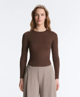 Camiseta ajustada de manga larga con cuello redondo y tejido de canalé de algodón y modal