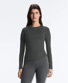 Camiseta ajustada de manga larga con cuello redondo y tejido de canalé de algodón y modal