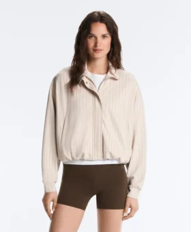 Chaqueta a rayas con dobladillo fruncido Chaqueta a rayas con dobladillo fruncido