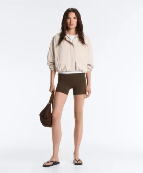 Chaqueta a rayas con dobladillo fruncido Chaqueta a rayas con dobladillo fruncido