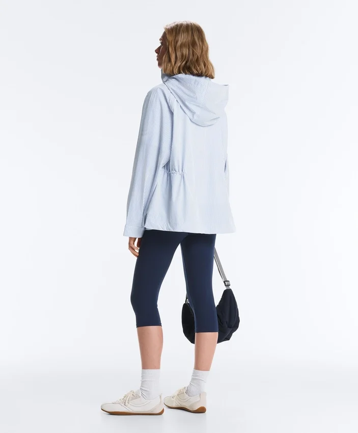 Chaqueta a rayas extra ligera e impermeable 10K Chaqueta a rayas extra ligera e impermeable 10K