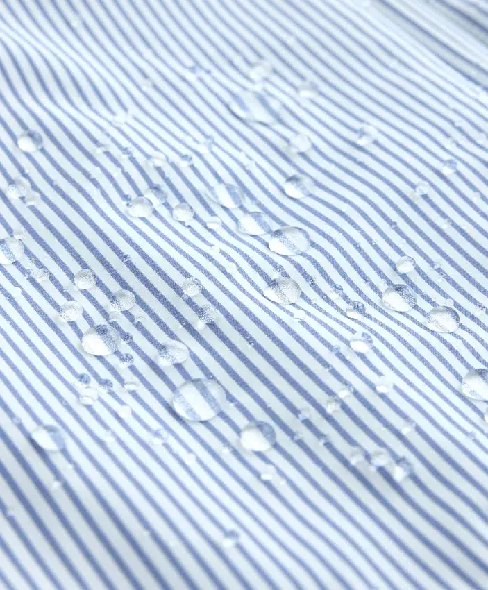 Chaqueta a rayas extra ligera e impermeable 10K Chaqueta a rayas extra ligera e impermeable 10K