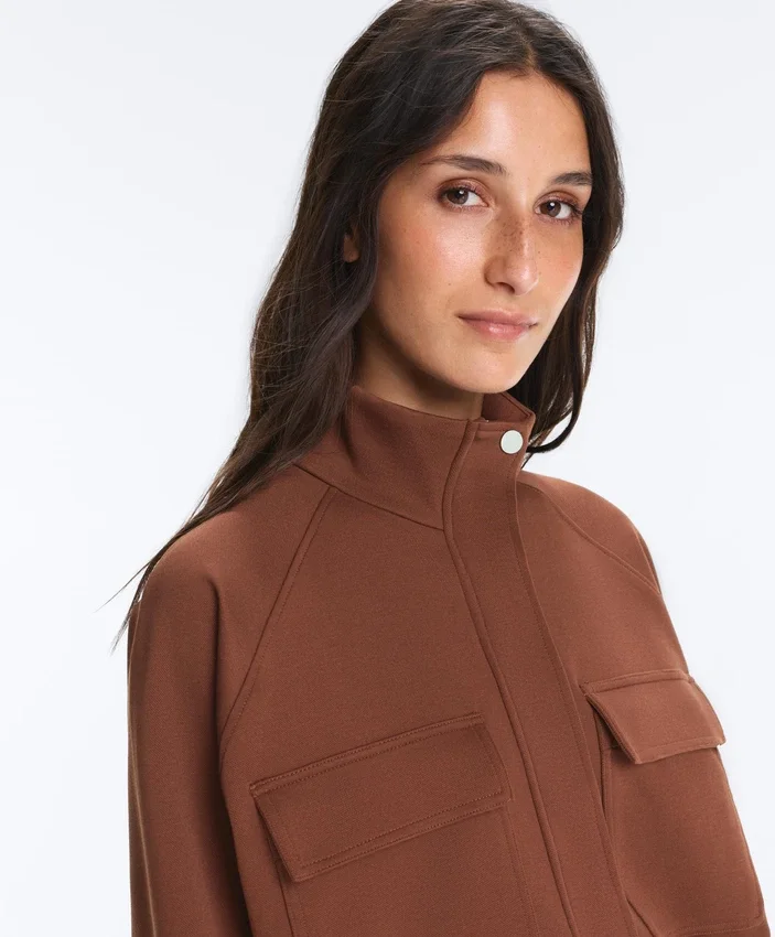 Chaqueta con bolsillos de piqué de algodón Chaqueta con bolsillos de piqué de algodón