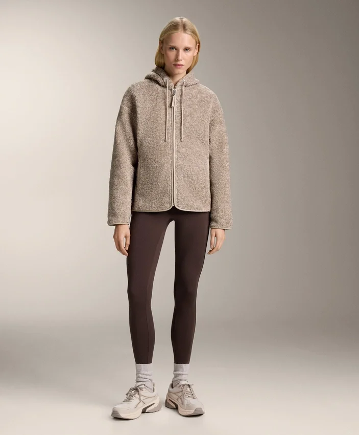 Chaqueta con capucha de imitación de piel de oveja Chaqueta con capucha de imitación de piel de oveja