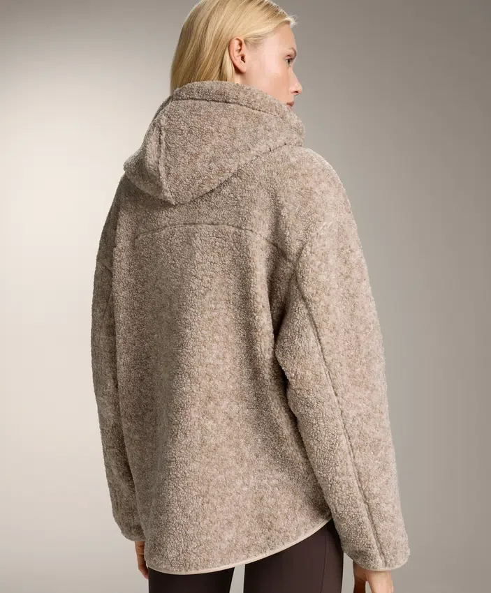 Chaqueta con capucha de imitación de piel de oveja Chaqueta con capucha de imitación de piel de oveja