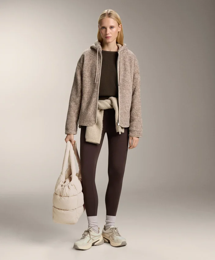 Chaqueta con capucha de imitación de piel de oveja Chaqueta con capucha de imitación de piel de oveja