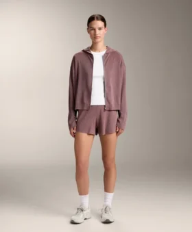 Chaqueta con capucha de punto acanalado