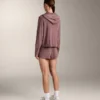 Chaqueta con capucha de punto acanalado Chaqueta con capucha de punto acanalado