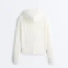 Chaqueta con capucha de punto calado Chaqueta con capucha de punto calado