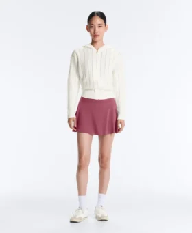 Chaqueta con capucha de punto calado