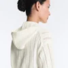 Chaqueta con capucha de punto calado Chaqueta con capucha de punto calado